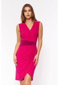 Nife - Koktajlowa sukienka kopertowa z podkreśloną talią - Fuksja. Kolor: różowy. Materiał: poliester, elastan. Typ sukienki: kopertowe. Styl: wizytowy