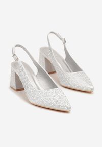 Renee - Srebrne Sandały na Słupku Slingback Ozdobione Cyrkoniami Melanetta. Okazja: na co dzień, na imprezę, do pracy, na spotkanie biznesowe. Zapięcie: sprzączka. Kolor: srebrny. Wzór: aplikacja. Obcas: na słupku. Styl: biznesowy, klasyczny, casual. Wysokość obcasa: średni #6