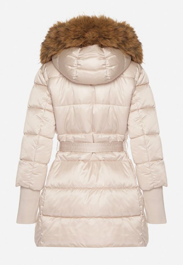 Born2be - Beżowa Kurtka z Pikowanymi Przeszyciami Paskiem i Kapturem z Futrem Lidanessa. Okazja: na co dzień. Kolor: beżowy. Materiał: futro. Styl: casual
