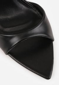 Renee - Czarne Eleganckie Sandały w Szpic na Szpilce ze Sprzączką Murierah. Okazja: na imprezę, na co dzień. Zapięcie: sprzączka. Kolor: czarny. Materiał: jeans. Obcas: na szpilce. Styl: elegancki #7