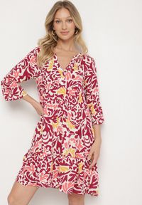 Born2be - Żółto-Bordowa Wiskozowa Rozkloszowana Sukienka z Abstrakcyjnym Wzorem Liracalia. Okazja: na co dzień. Kolor: żółty. Materiał: wiskoza. Styl: casual, elegancki #6