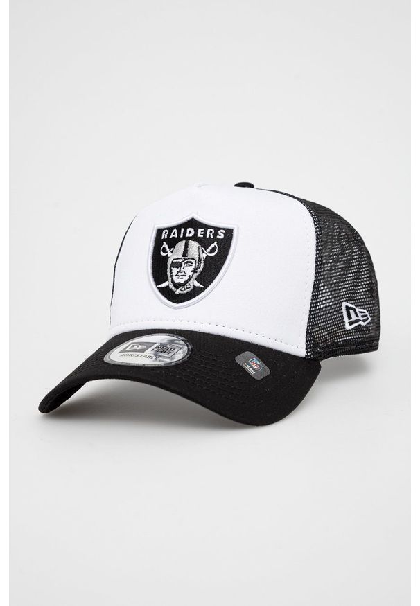 New Era czapka kolor biały z aplikacją. Kolor: biały. Wzór: aplikacja