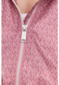 MICHAEL Michael Kors kurtka damska kolor różowy przejściowa. Typ kołnierza: kaptur. Kolor: różowy. Materiał: poliester