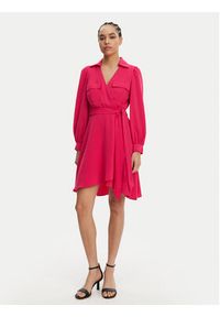 DKNY Sukienka koszulowa DD3K7484 Różowy Regular Fit. Kolor: różowy. Materiał: syntetyk. Typ sukienki: koszulowe #5