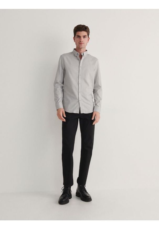 Reserved - Koszula slim fit - jasnoszary. Kolor: szary. Materiał: tkanina, bawełna