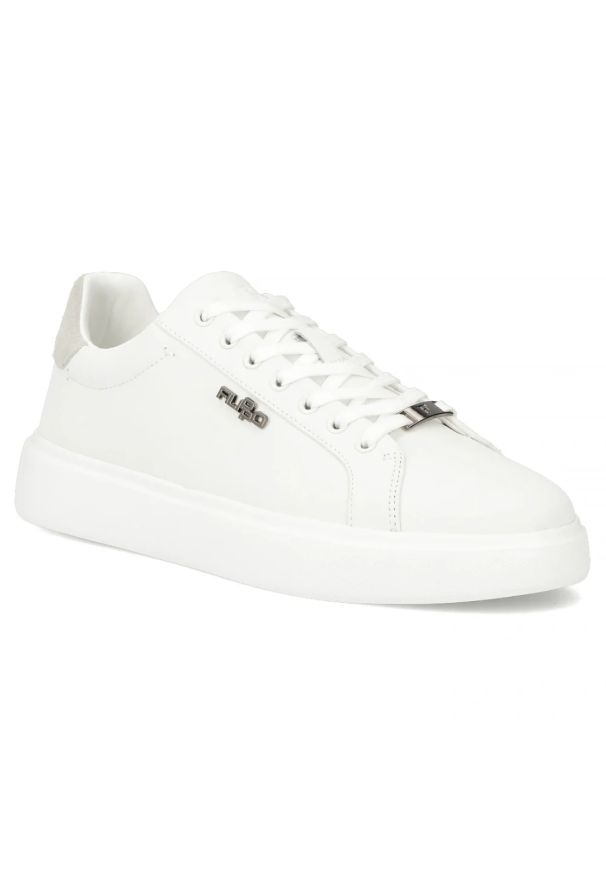 Skórzane półbuty sneakersy męskie białe Filippo MP7840. Okazja: na co dzień. Kolor: biały. Materiał: skóra. Styl: casual, sportowy