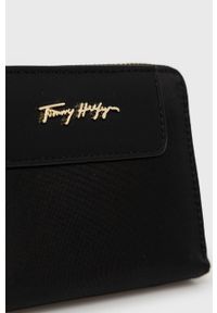 TOMMY HILFIGER - Tommy Hilfiger - Portfel. Kolor: czarny. Materiał: poliester, materiał. Wzór: gładki #2