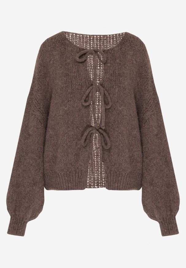 Born2be - Jasnobrązowy Kardigan Oversize z Wełną Zdobiony Kokardkami Eleathalie. Okazja: na co dzień. Typ kołnierza: kokarda. Kolor: brązowy. Materiał: wełna. Wzór: aplikacja. Styl: casual, elegancki