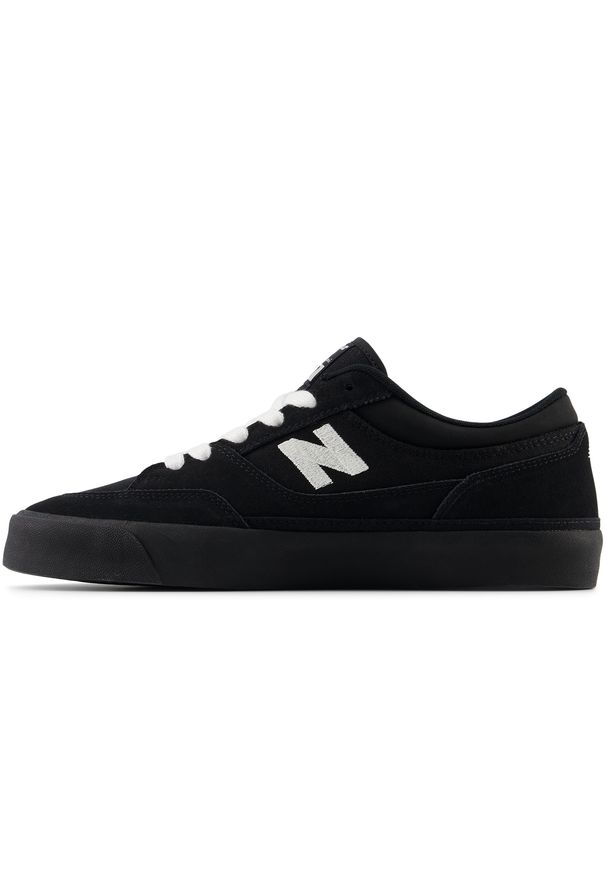 Buty męskie New Balance Numeric NM417LBH – czarne. Kolor: czarny. Materiał: guma, dresówka, materiał, skóra, syntetyk. Szerokość cholewki: normalna. Wzór: nadruk