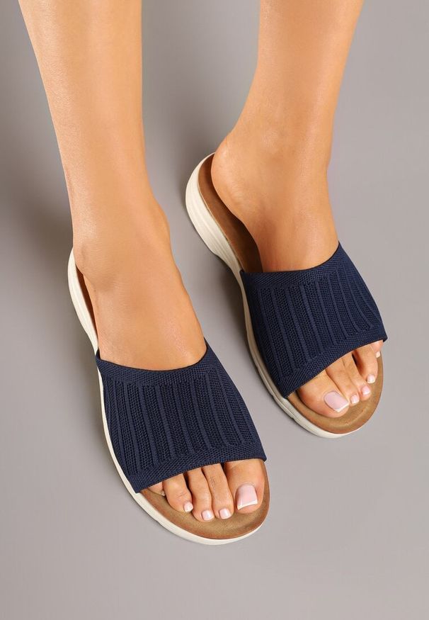 Born2be - Granatowe Klapki Ozdobione Plecioną Cholewką Kornelina. Okazja: na co dzień. Kolor: niebieski. Wzór: aplikacja. Sezon: lato. Styl: elegancki, casual