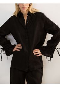 Reserved - Lniana koszula z wiązaniami - czarny. Kolor: czarny. Materiał: len #1