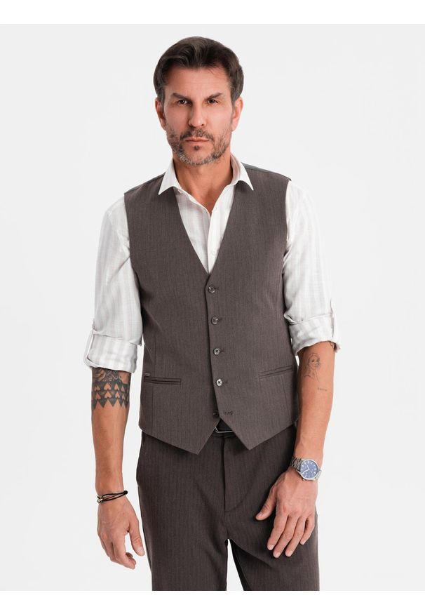 Ombre Clothing - Męska elegancka kamizelka w jodełkę SLIM FIT - grafitowa V2 - Rozmiar: M. Okazja: na spotkanie biznesowe, do pracy, na co dzień. Typ kołnierza: golf. Kolor: szary. Materiał: tkanina, wiskoza, poliester, materiał, elastan. Wzór: jodełka. Styl: elegancki