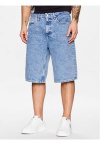 Calvin Klein Jeans Szorty jeansowe J30J322777 Niebieski Relaxed Fit. Kolor: niebieski. Materiał: bawełna