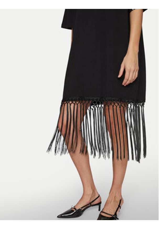 Vila Sukienka codzienna Kata 14101459 Czarny Oversize. Okazja: na co dzień. Kolor: czarny. Materiał: bawełna. Typ sukienki: proste, oversize. Styl: casual