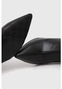 Karl Lagerfeld kozaki ICE WEDGE damskie kolor czarny na koturnie KL34680. Kolor: czarny. Szerokość cholewki: normalna. Obcas: na koturnie #3