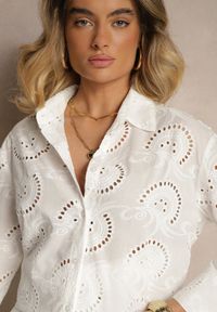 Renee - Biała Ażurowa Koszula z Bawełny o Klasycznym Kroju Ivelvania. Okazja: na co dzień. Kolor: biały. Materiał: bawełna. Długość rękawa: długi rękaw. Długość: długie. Wzór: ażurowy. Styl: klasyczny #3