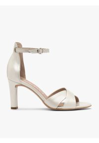Ryłko - Perłowe sandały na grubej szpilce. Kolor: beżowy. Materiał: skóra. Obcas: na obcasie. Styl: street. Wysokość obcasa: średni #1