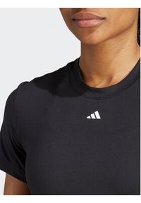Adidas - adidas Koszulka techniczna Versatile IA7748 Czarny Regular Fit. Kolor: czarny. Materiał: syntetyk