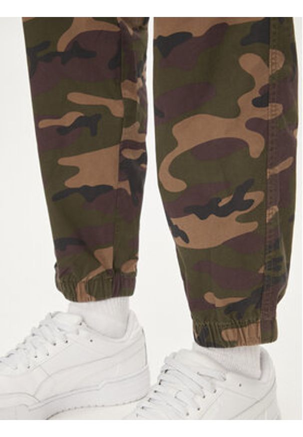 GAP - Gap Joggery 496157-00 Zielony Slim Fit. Kolor: zielony. Materiał: bawełna