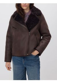 Reserved - Kożuch z imitacji skóry - ciemnobrązowy. Kolor: brązowy. Materiał: skóra #1