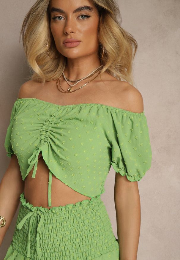 Renee - Jasnozielony Komplet z Ozdobnym Tłoczeniem Spódnico-Spodenki i Bluzka Hiszpanka Sarilessa. Kolor: zielony