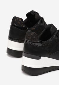 Born2be - Czarne Sneakersy Adiera. Wysokość cholewki: przed kostkę. Nosek buta: okrągły. Zapięcie: sznurówki. Kolor: czarny. Materiał: materiał. Szerokość cholewki: normalna. Wzór: aplikacja. Obcas: na koturnie #5