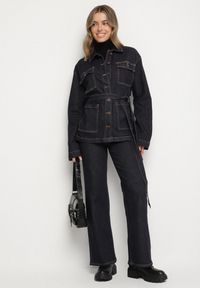 Born2be - Granatowa Koszulowa Kurtka Jeansowa z Wiązanym Paskiem w Talii Zennessa. Okazja: na co dzień, na spacer. Kolor: niebieski. Materiał: jeans. Styl: klasyczny, casual #4