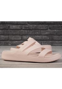 Klapki damskie do chodzenia Crocs GETAWAY STRAPPY. Kolor: różowy