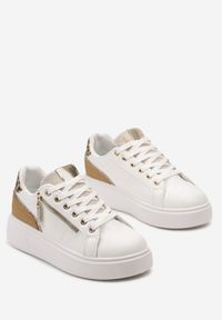 Born2be - Biało-Złote Sneakersy na Platformie Ozdobione Suwakami Halimedia. Nosek buta: okrągły. Zapięcie: sznurówki. Kolor: biały. Materiał: materiał. Wzór: aplikacja. Obcas: na platformie. Wysokość obcasa: niski #3