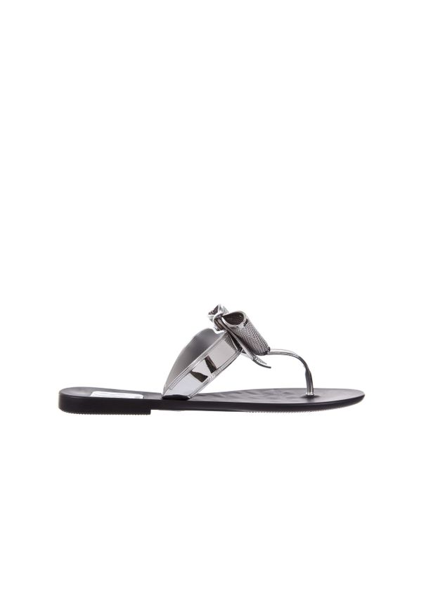 TG - Japonki T&G Fashion 22-118 Black, Czarny/ Srebro, Guma - 37. Kolor: czarny. Materiał: tworzywo sztuczne. Wzór: aplikacja, paski. Sezon: lato