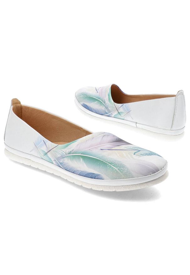 Białe Półbuty Armodo Modne Obuwie Damskie Z Piórami. Kolor: biały. Materiał: skóra