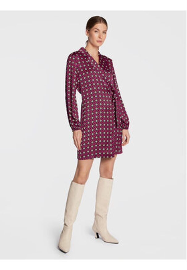 Liu Jo Sukienka codzienna WF2100 T5958 Różowy Regular Fit. Okazja: na co dzień. Kolor: różowy. Materiał: syntetyk. Typ sukienki: proste. Styl: casual