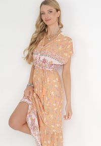 Born2be - Pomarańczowo-Różowa Bawełniana Sukienka Maxi z Gumką w Talii i Cienkim Paskiem z Chwostami Kenadi. Kolor: pomarańczowy. Materiał: bawełna. Długość rękawa: krótki rękaw. Sezon: wiosna, lato. Typ sukienki: rozkloszowane. Długość: maxi #2