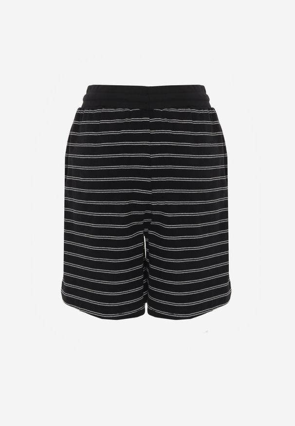Renee - Czarne Casualowe Szorty High Waist w Prążki z Bawełnianej Tkaniny Lennliss. Okazja: na co dzień. Stan: podwyższony. Kolor: czarny. Materiał: bawełna, tkanina. Wzór: prążki. Sezon: lato. Styl: casual