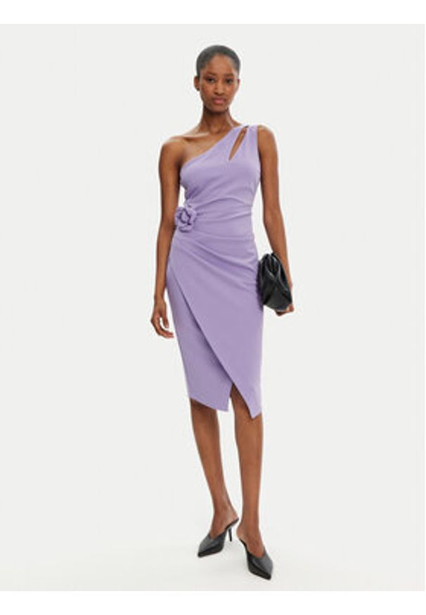 Rinascimento Sukienka koktajlowa CFC0122878003 Fioletowy Regular Fit. Kolor: fioletowy. Materiał: syntetyk. Styl: wizytowy