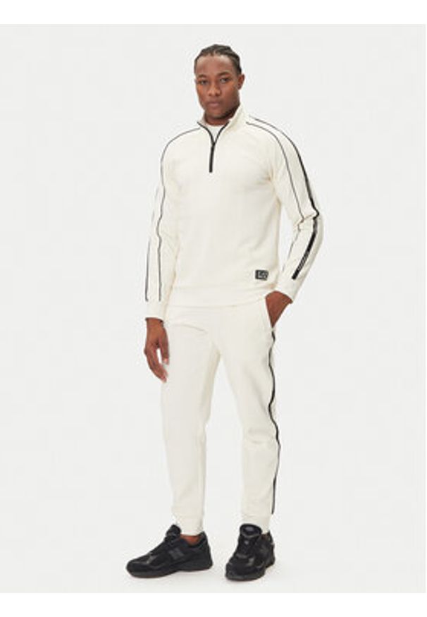 EA7 Emporio Armani Bluza 7M000971 AF10377 U1105 Beżowy Regular Fit. Kolor: beżowy. Materiał: bawełna