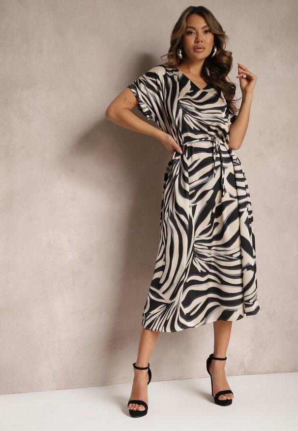 Renee - Beżowo-Czarna Midi Sukienka Pudełkowa w Animal Print z Paskiem Avula. Kolor: beżowy. Wzór: nadruk. Styl: klasyczny, elegancki. Długość: midi