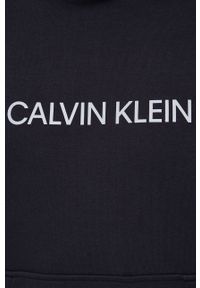 Calvin Klein Performance - Bluza. Okazja: na co dzień. Kolor: czarny. Materiał: dzianina. Wzór: nadruk. Styl: casual