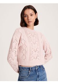 Reserved - Sweter z ażurowym wzorem - pastelowy róż. Kolor: różowy. Materiał: dzianina. Długość: krótkie. Wzór: ażurowy