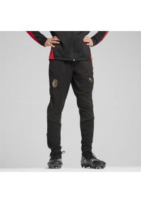 Puma - Młodzieżowe spodnie treningowe AC Milan PUMA Black For All Time Red. Kolor: czerwony, wielokolorowy, czarny. Materiał: dresówka. Sport: piłka nożna