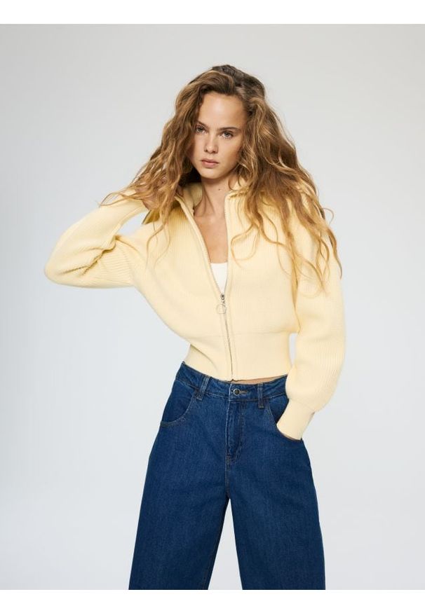 Reserved - Kardigan z zapięciem na zamek - jasnożółty. Kolor: żółty. Materiał: dzianina, wiskoza