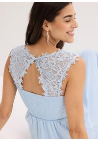 bonprix - Długa sukienka z koronką. Kolor: niebieski. Materiał: koronka. Wzór: koronka. Styl: wizytowy, elegancki. Długość: maxi #2
