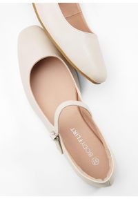 bonprix - Baleriny w stylu Mary Jane. Kolor: beżowy #2
