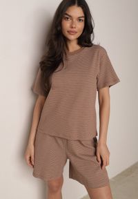 Born2be - Brązowy Klasyczny T-shirt z Bawełny o Prostym Kroju Phemeni. Okazja: na co dzień. Kolor: brązowy. Materiał: bawełna. Styl: klasyczny #4