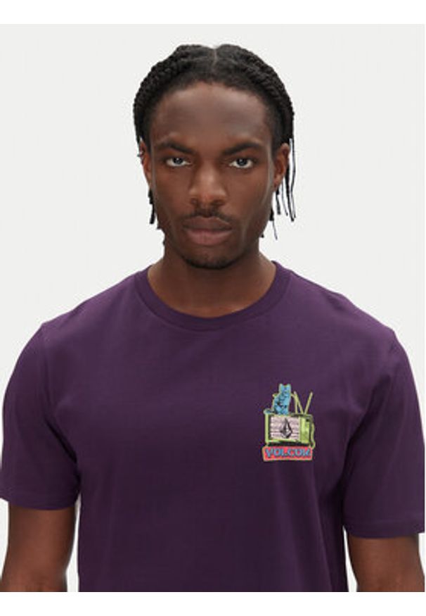 Volcom T-Shirt Catv A3512552 Fioletowy Classic Fit. Kolor: fioletowy. Materiał: bawełna