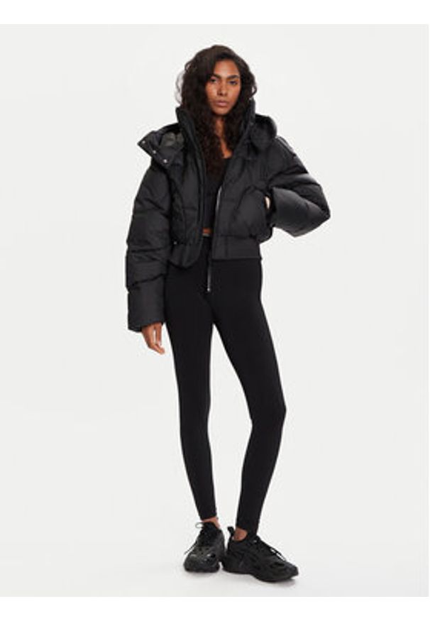 Adidas by Stella McCartney - adidas by Stella McCartney Kurtka zimowa JW2027 Czarny Loose Fit. Kolor: czarny. Materiał: syntetyk. Sezon: zima