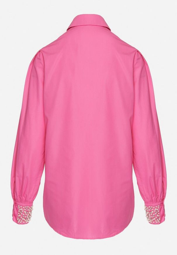 Born2be - Fuksjowa Koszula Bogato Ozdobiona Cyrkoniami i Perłami Primulla. Kolor: różowy. Wzór: aplikacja. Styl: elegancki