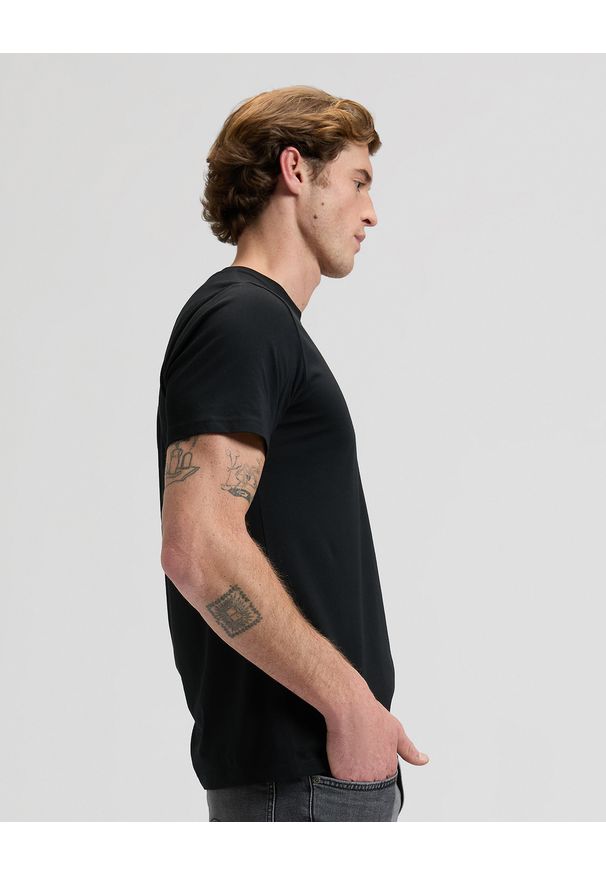 Lee - MĘSKA KOSZULKA LEE WOVEN LABEL TEE BLACK 112376536