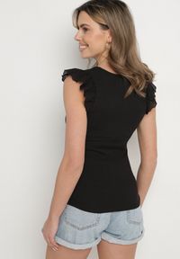 Born2be - Czarny Top z Ażurowymi Falbankami Bez Rękawów Sonnelle. Okazja: na co dzień. Typ kołnierza: kołnierz z falbankami. Kolor: czarny. Materiał: jeans. Długość rękawa: bez rękawów. Wzór: ażurowy. Styl: klasyczny, elegancki, casual #3