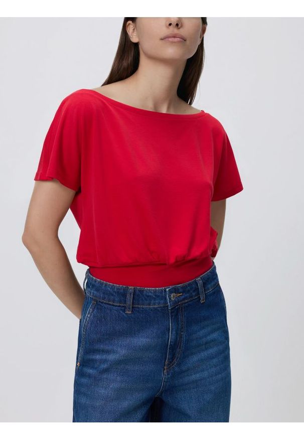 Reserved - Bluzka ze ściągaczem - czerwony. Kolor: czerwony. Materiał: dzianina